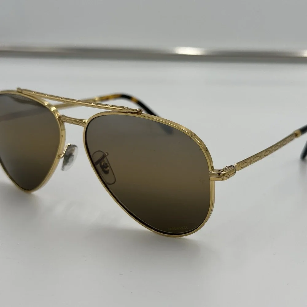 Ray-Ban product pair